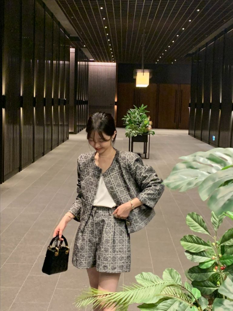 바이씨니 제작 까나 트위드 자켓 블랙(검정) Free 미개봉 새상품 판매합니다!! 이미지