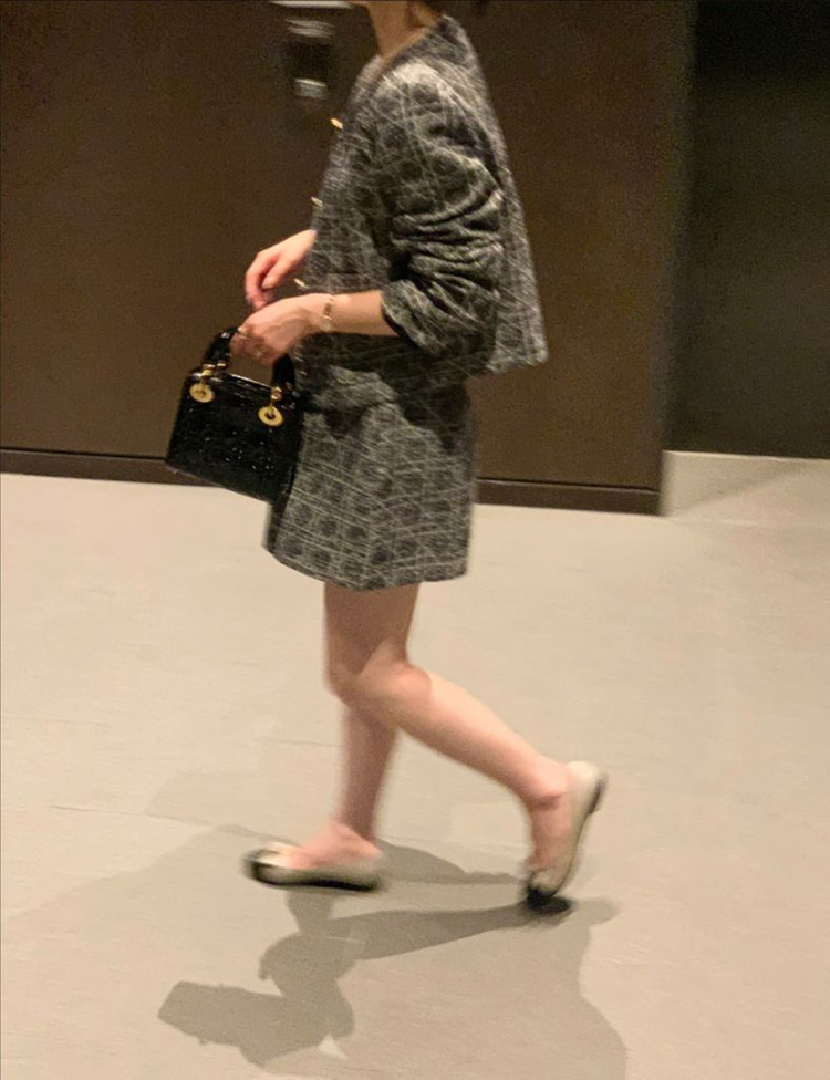 바이씨니 제작 까나 트위드 자켓 블랙(검정) Free 미개봉 새상품 판매합니다!! 이미지