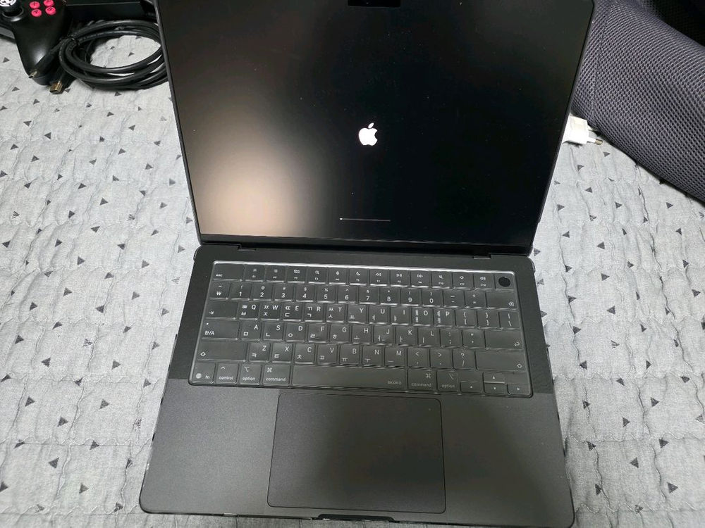 맥북프로 M5 14인치 32gb 1tb 블랙 이미지