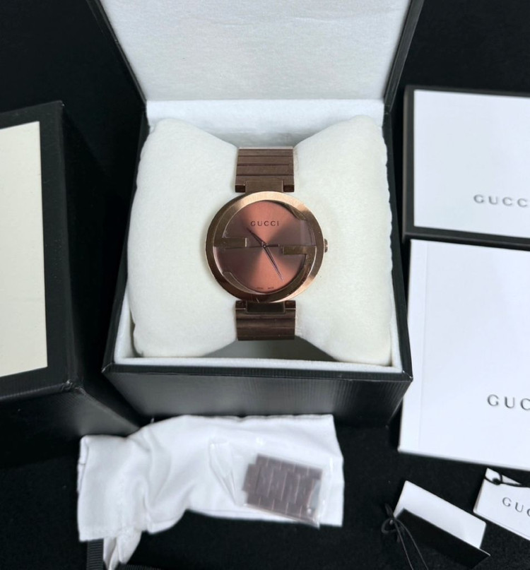 GUCCI 구찌 YA133309 인터로킹 GG 남녀공용 메탈시계 손목시계 이미지