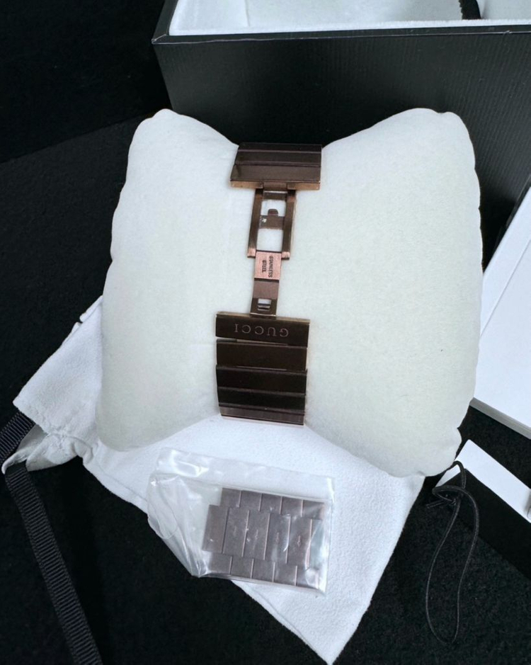 GUCCI 구찌 YA133309 인터로킹 GG 남녀공용 메탈시계 손목시계 이미지