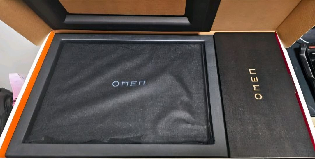 HP 오멘 16 슬림 화이트 i7 RTX 4060 이미지
