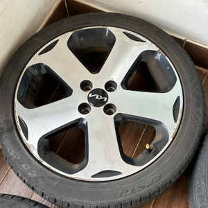 17인치 순정 휠타이어 세트 올 뉴 프라이드 이미지