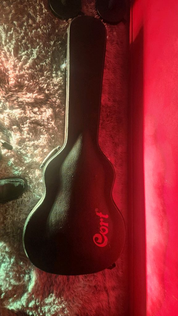 크래프터통기타팝니다. 픽업있음. 20만원 이미지