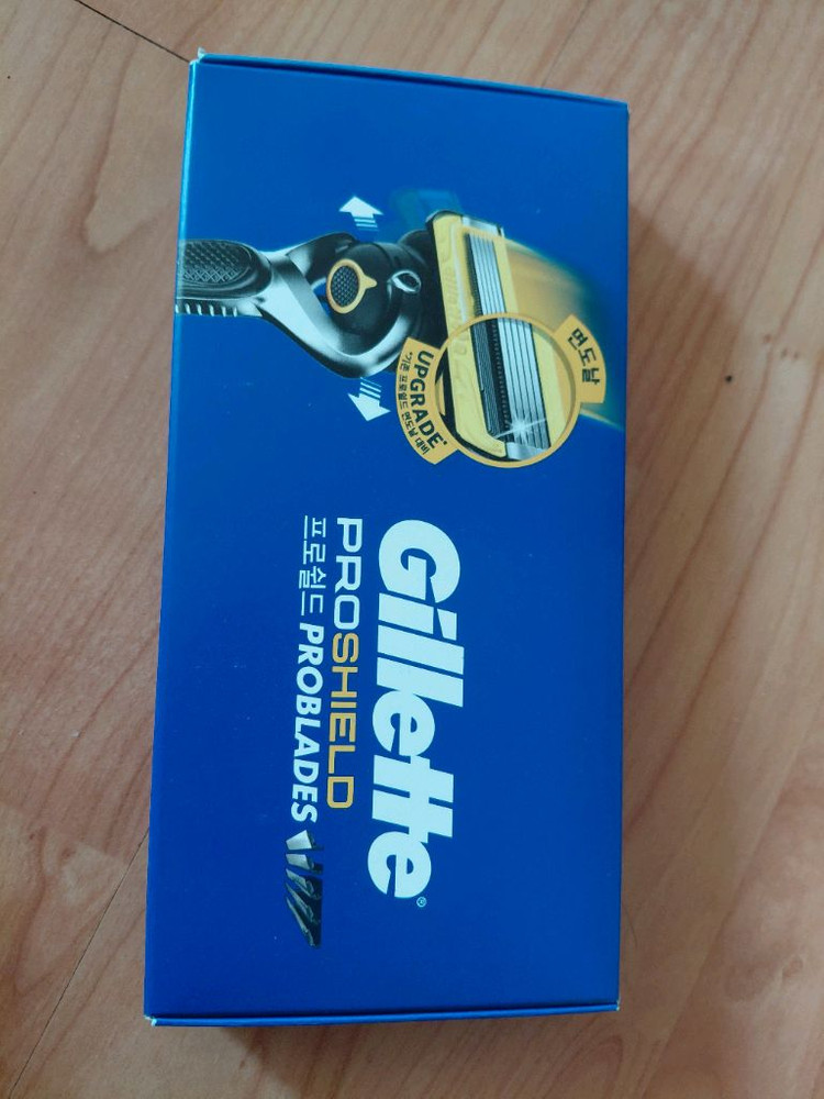 질레트 프로쉴드 옐로우 면도날 이미지