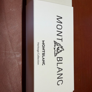 몽블랑 헤리티지 루즈&느와 베이비 코랄 만년필 스페셜 에디션 이미지