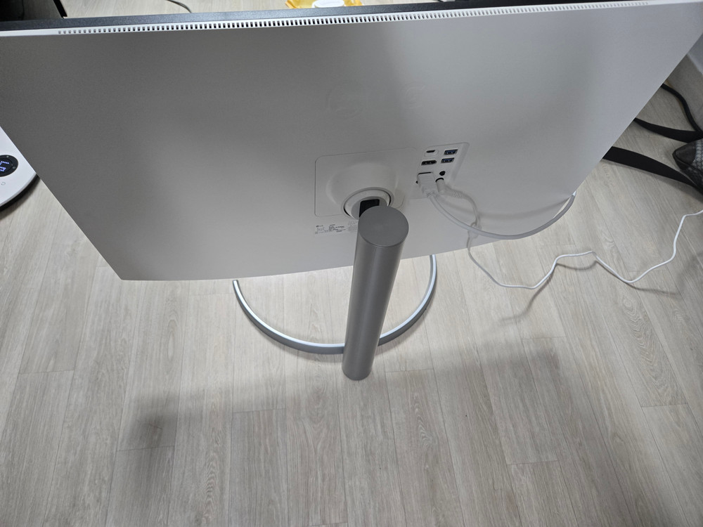 LG 32인치 4K 모니터 32UP830 팝니다 이미지