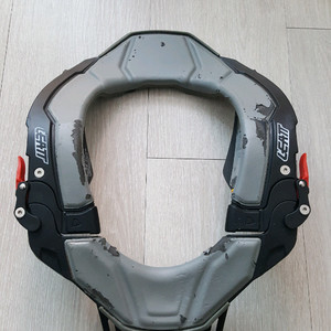 LEATT 리트 라이딩용 헬멧 목 보호대 이미지