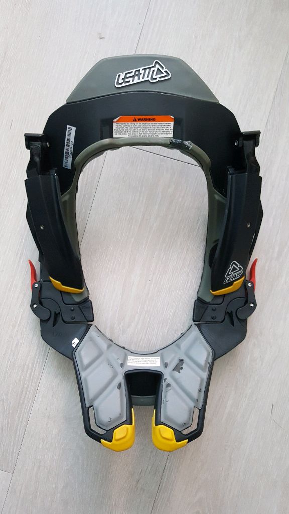 LEATT 리트 라이딩용 헬멧 목 보호대 이미지