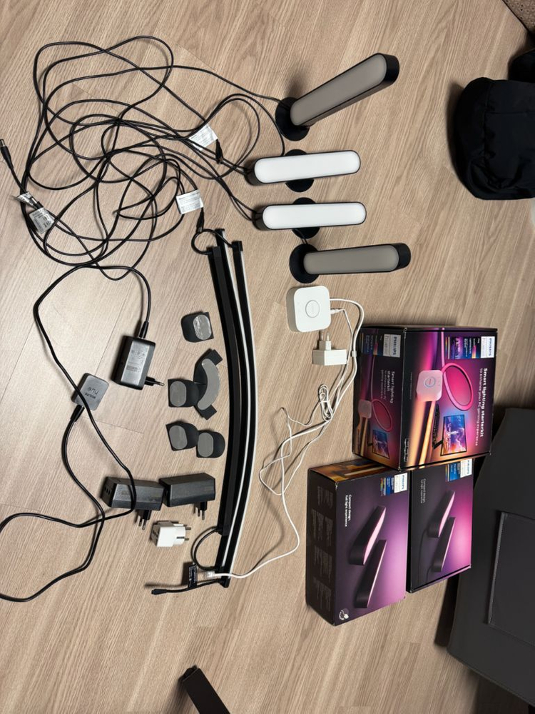 필립스 휴 라이트스트립 트리플모니터용 24-27인치*3 스타터킷+라이트바4개 이미지