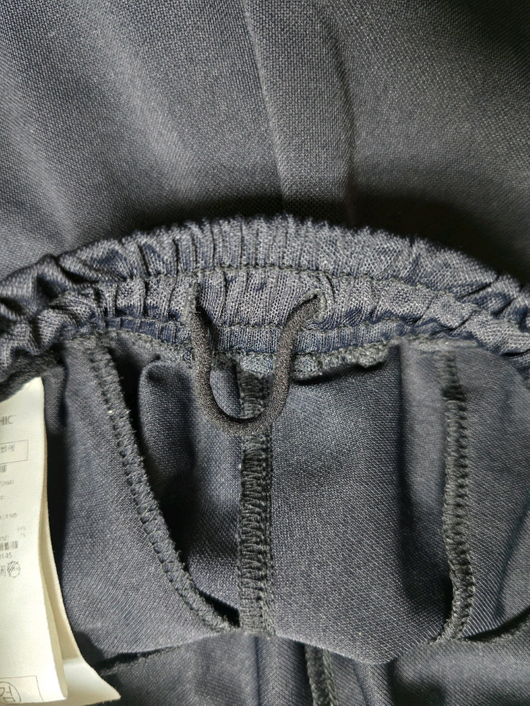 내셔널지오그래픽 키즈 7부 팬츠 130사이즈 블랙 이미지