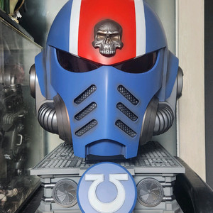 조이토이 워해머40k 스페이스 마린2 타이투스 MLX 헬멧, 스탠드 이미지