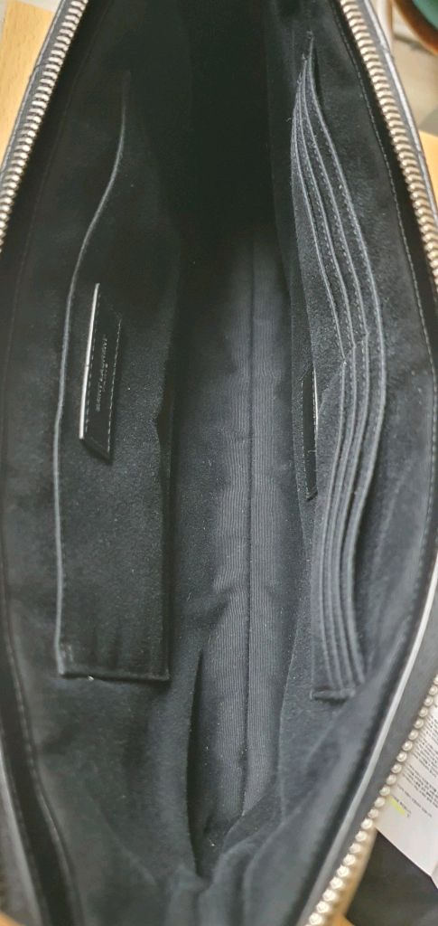입생로랑 생로랑 클러치백 라지 정품S급(감정서O)구찌프라다루이비통디올고야드샤넬셀린느보테가버버리발렌시아가파우치가방 이미지