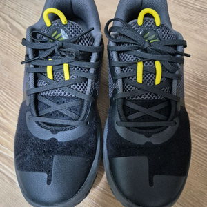 언더아머 커리 6 농구화 255 이미지