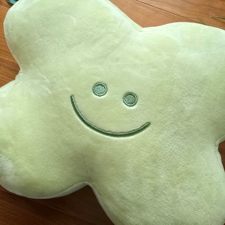 (새상품) 행운의 네잎클로버 쿠션 인형 이미지