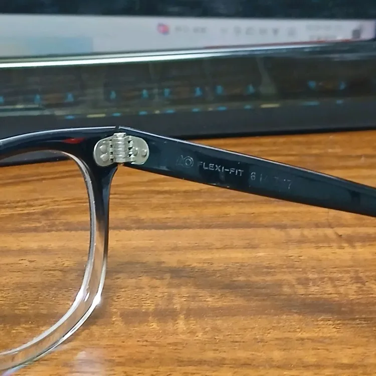 빈티지 American Optical Flexi-Fit 6M 블랙 페이드 안경 이미지