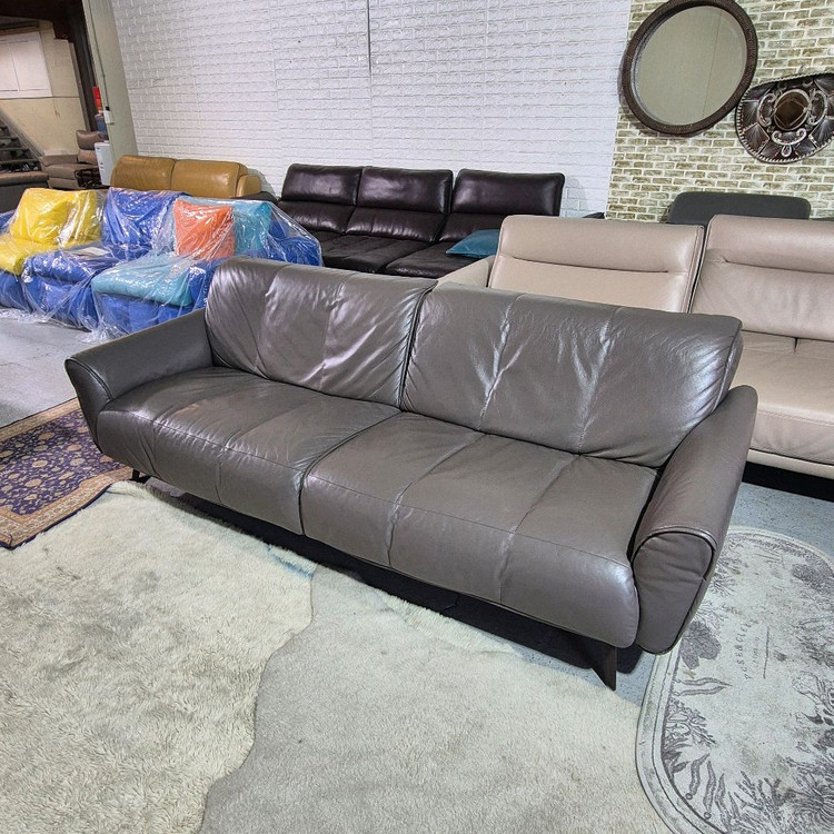 나뚜찌에디션 토비아 이태리 천연 전체가죽 3인소파서울경기근거리무료배송 이미지