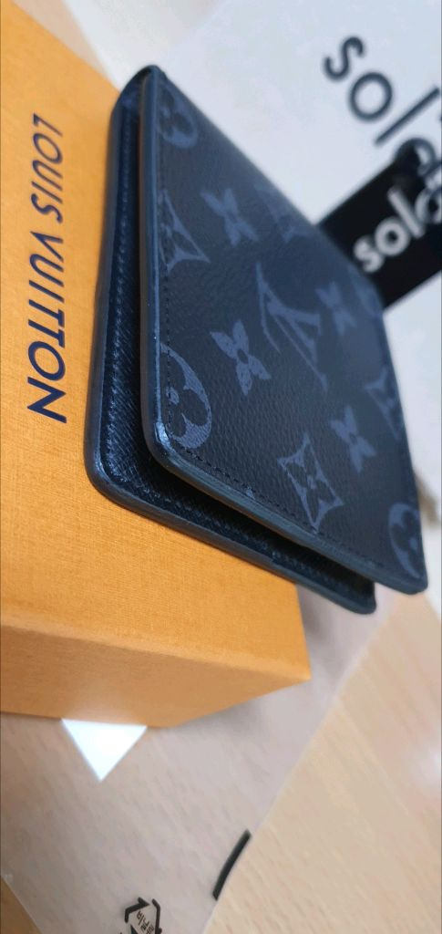 루이비통 이클립스 반지갑 정품S급(감정O)구찌프라다루이비통디올고야드샤넬셀린느보테가생로랑발렌시아가버버리가방 이미지