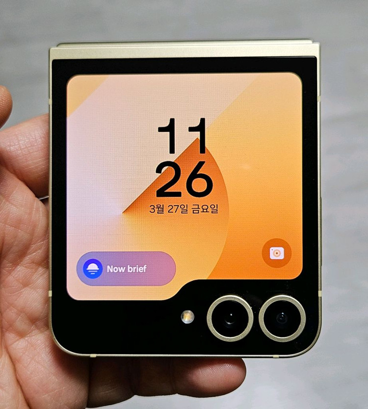 갤럭시 Z플립6 옐로우 256GB 싸게 팝니다. 이미지