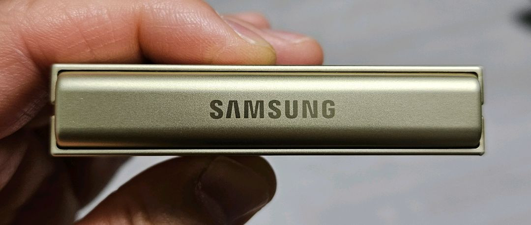 갤럭시 Z플립6 옐로우 256GB 싸게 팝니다. 이미지