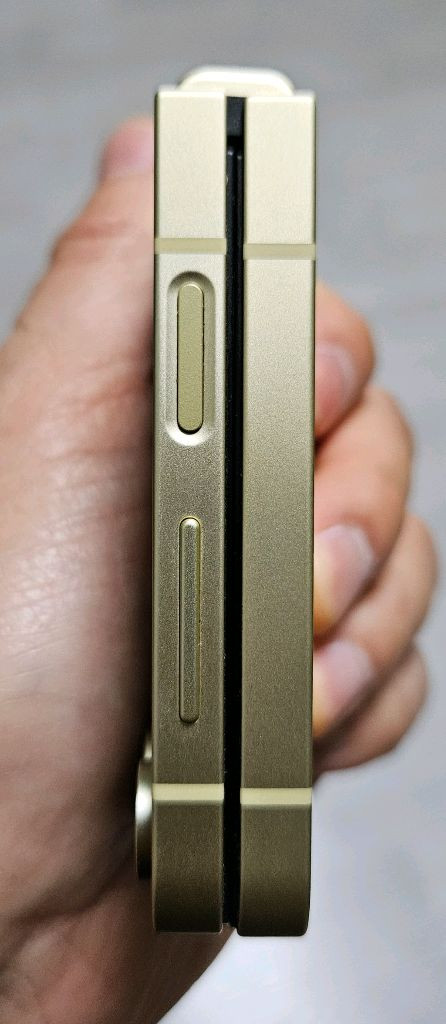 갤럭시 Z플립6 옐로우 256GB 싸게 팝니다. 이미지