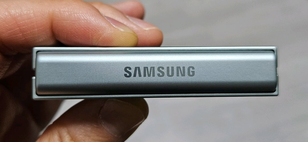 갤럭시 Z플립6 민트 256GB S급 싸게 팝니다. 이미지