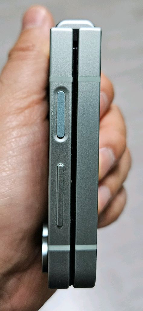 갤럭시 Z플립6 민트 256GB S급 싸게 팝니다. 이미지