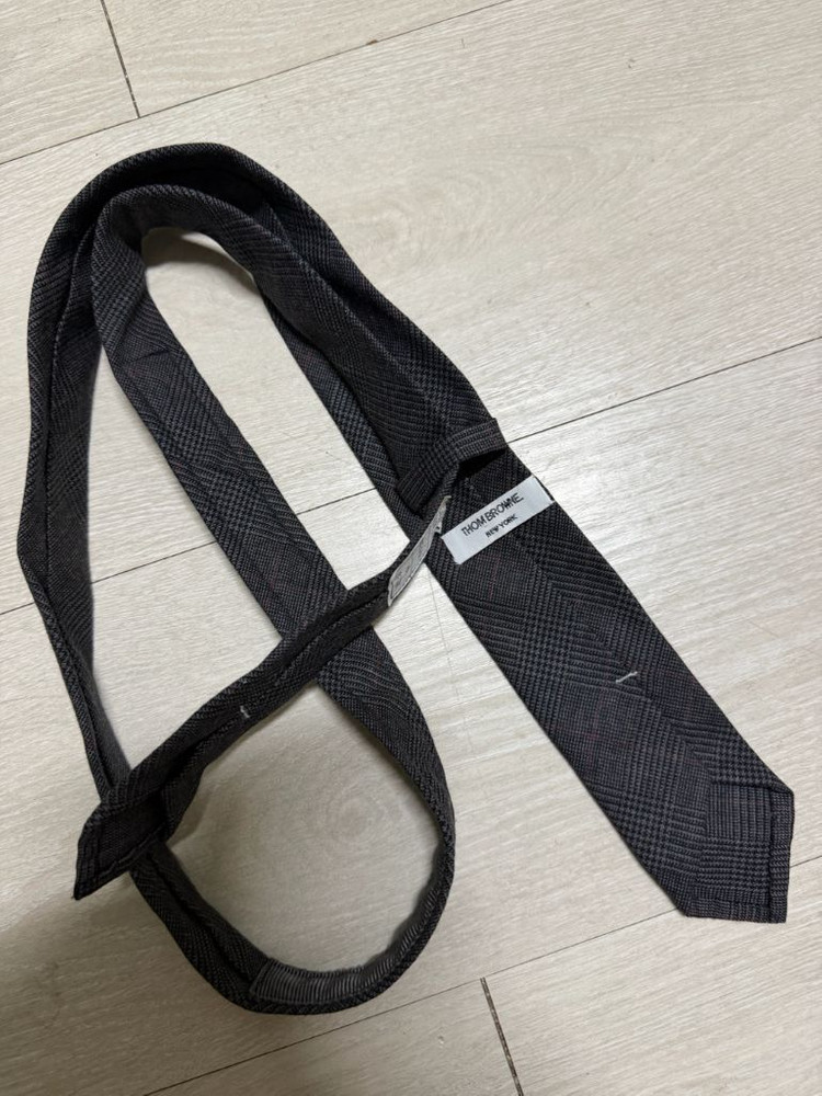 톰브라운 그레이 체크 타이 넥타이 팝니다 이미지