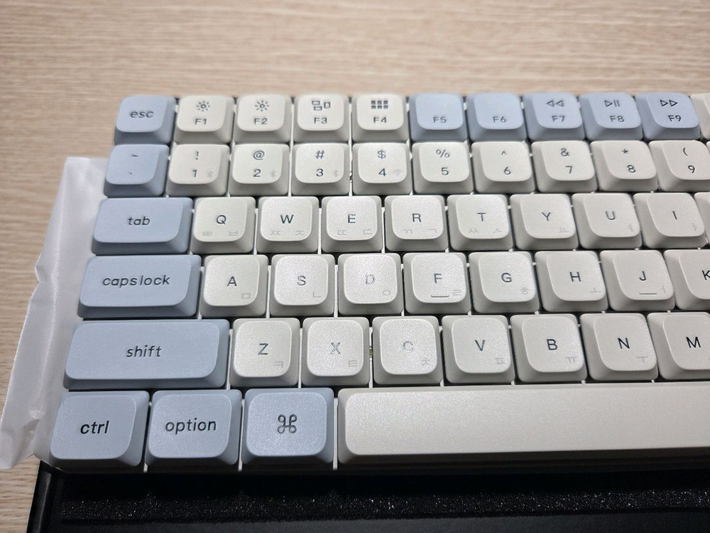 키크론 K3 SE2 레트로블루 바나나축 이미지