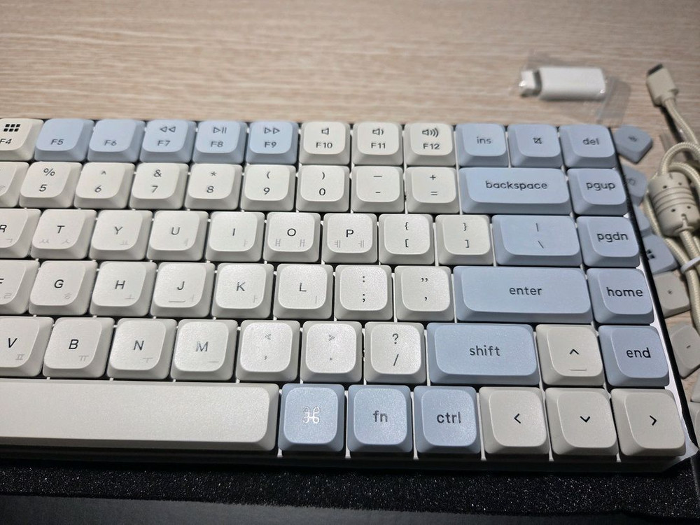 키크론 K3 SE2 레트로블루 바나나축 이미지