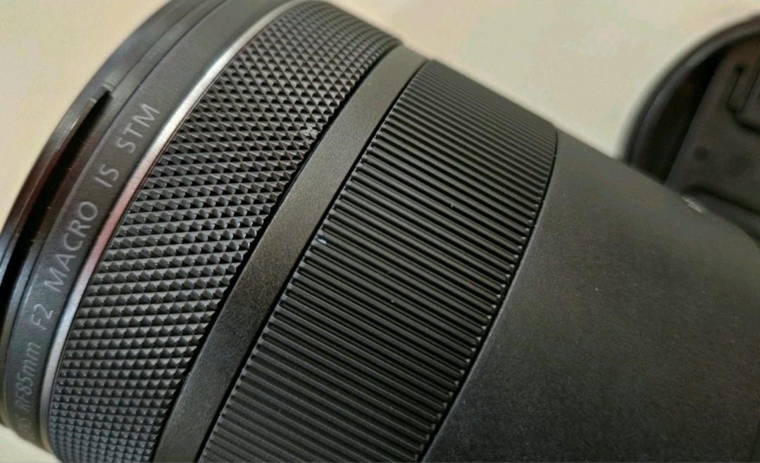 신품급> 캐논 RF 85mm F2 MACRO IS STM 마크로 접사렌즈 이미지