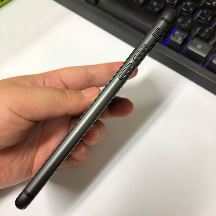 아이폰8 128GB 스그 중고폰 배터리100% (카메라무음) 인스타 사진폰 204063 이미지