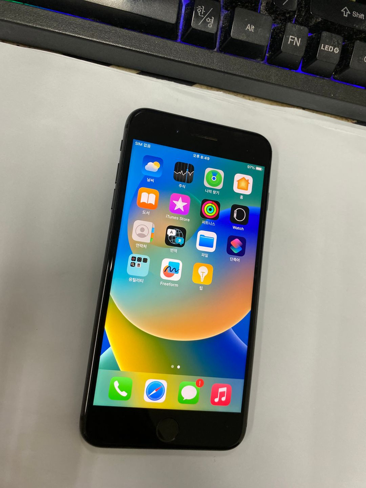 아이폰8플러스 8+ 스그 특SSS급 64GB 무잔상 배터리100% 레트로감성 사진폰 088486 이미지