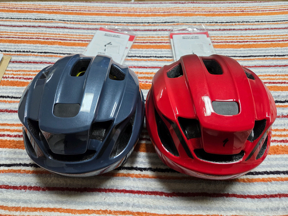 스페셜라이즈드 얼라인2 헬멧 2개 이미지