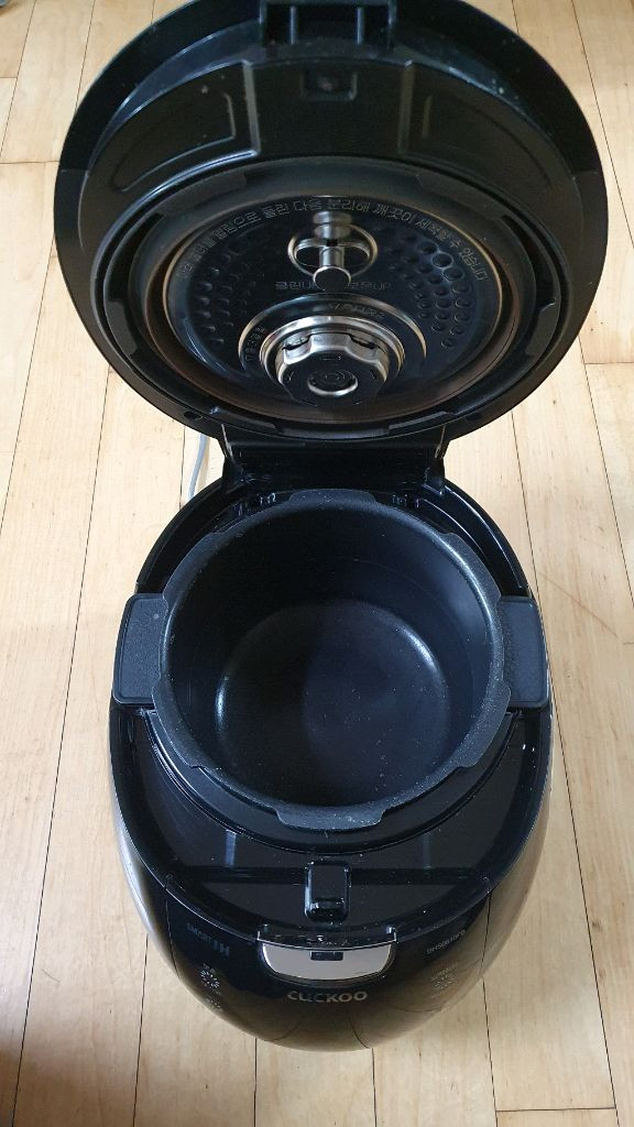 쿠쿠 6인용 IH압력밥솥 CRP-BHS0610FB 이미지