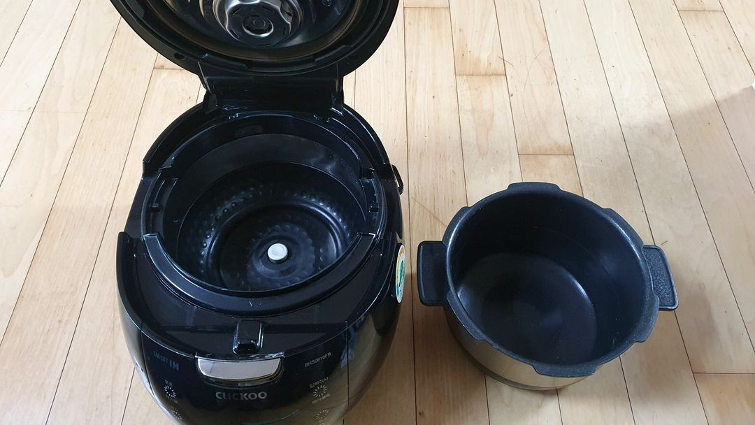 쿠쿠 6인용 IH압력밥솥 CRP-BHS0610FB 이미지