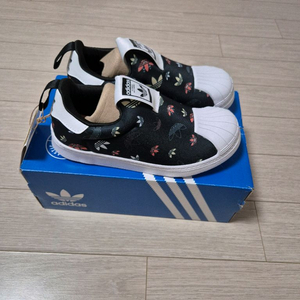 쿨거래시 5만9천! 당일발송! 미착용 새제품 아디다스 슈퍼스타 360 끈없는 편한운동화 사이즈 200 이미지