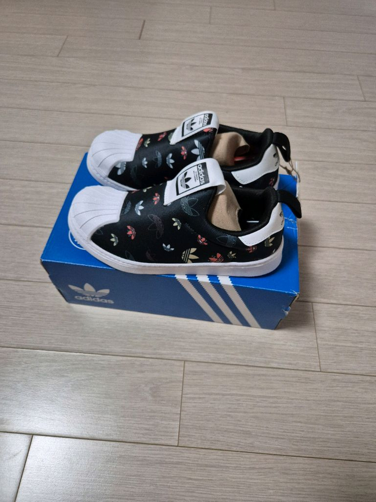 쿨거래시 5만9천! 당일발송! 미착용 새제품 아디다스 슈퍼스타 360 끈없는 편한운동화 사이즈 200 이미지