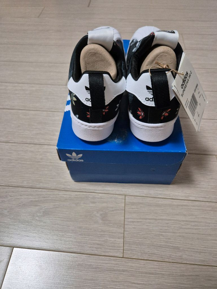 쿨거래시 5만9천! 당일발송! 미착용 새제품 아디다스 슈퍼스타 360 끈없는 편한운동화 사이즈 200 이미지