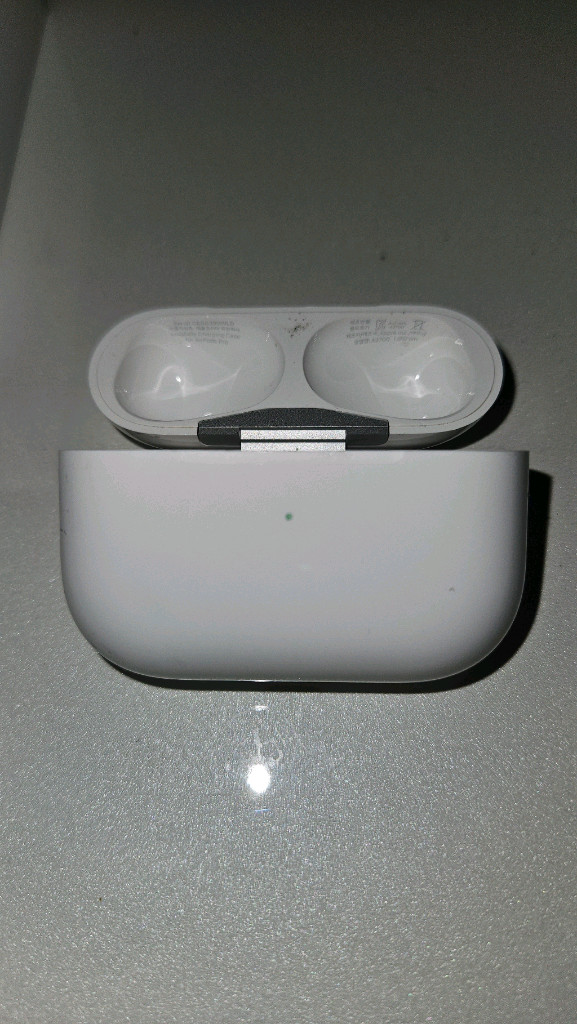 에어팟 2세대 프로 본체 풀박 팝니다 이미지