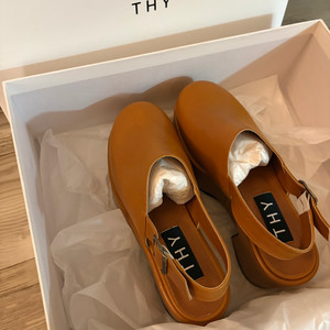 띠서울 니니 새제품 245사이즈 교환 원해요 이미지