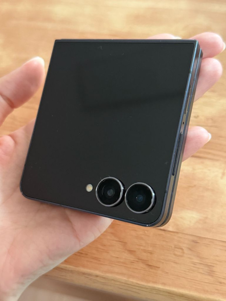 갤럭시 Z플립7 512 블랙 이미지