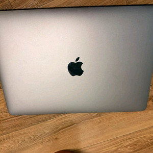 맥북 프로 13인치 2019 16/256기가 이미지