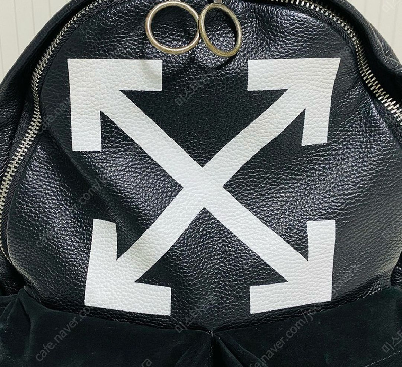 오프화이트 OFF WHITE 에로우 로고 가죽 레더 백팩 판매합니다 이미지