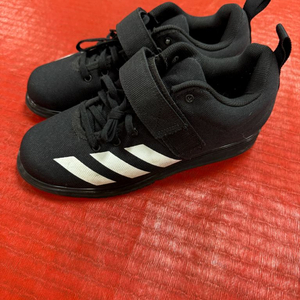 아디다스 파워리프트4 역도화 이미지