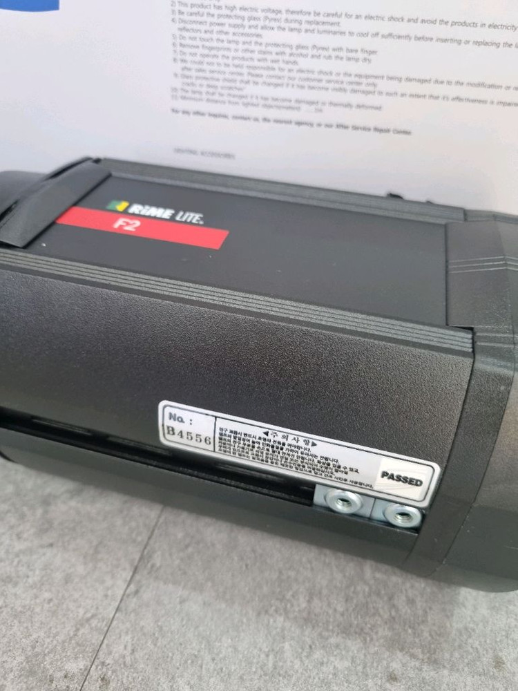 라임라이트 F2 스트로브 스트로보 조명 인생네컷 이미지