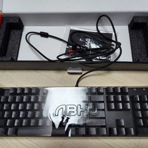 앱코 K640 축교환 레인보우LED 게이밍 기계식 키보드 N 블랙, 갈축 이미지