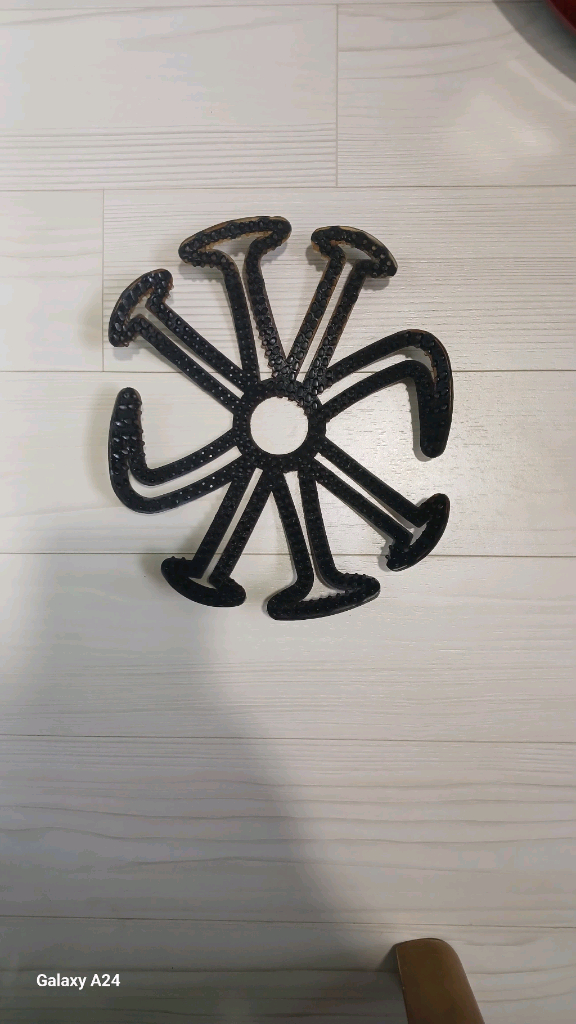 실리콘 헬멧 머리눌림 방지 패드헬멧 내부에 부착하여 두피와 헬멧 사이에 공간을 만들어줌으로써 머리카락이 눌리는 현상 이미지