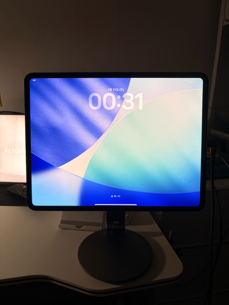 아이패드프로13 M4 256 셀룰러 애케플 포함 이미지