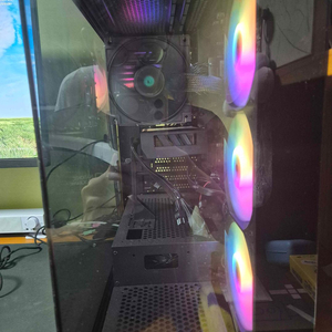 고성능 게이밍 PC 본체 이미지